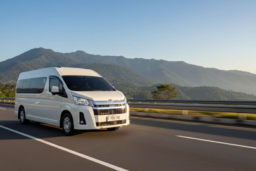 Sewa Toyota Hiace Premio Luxury